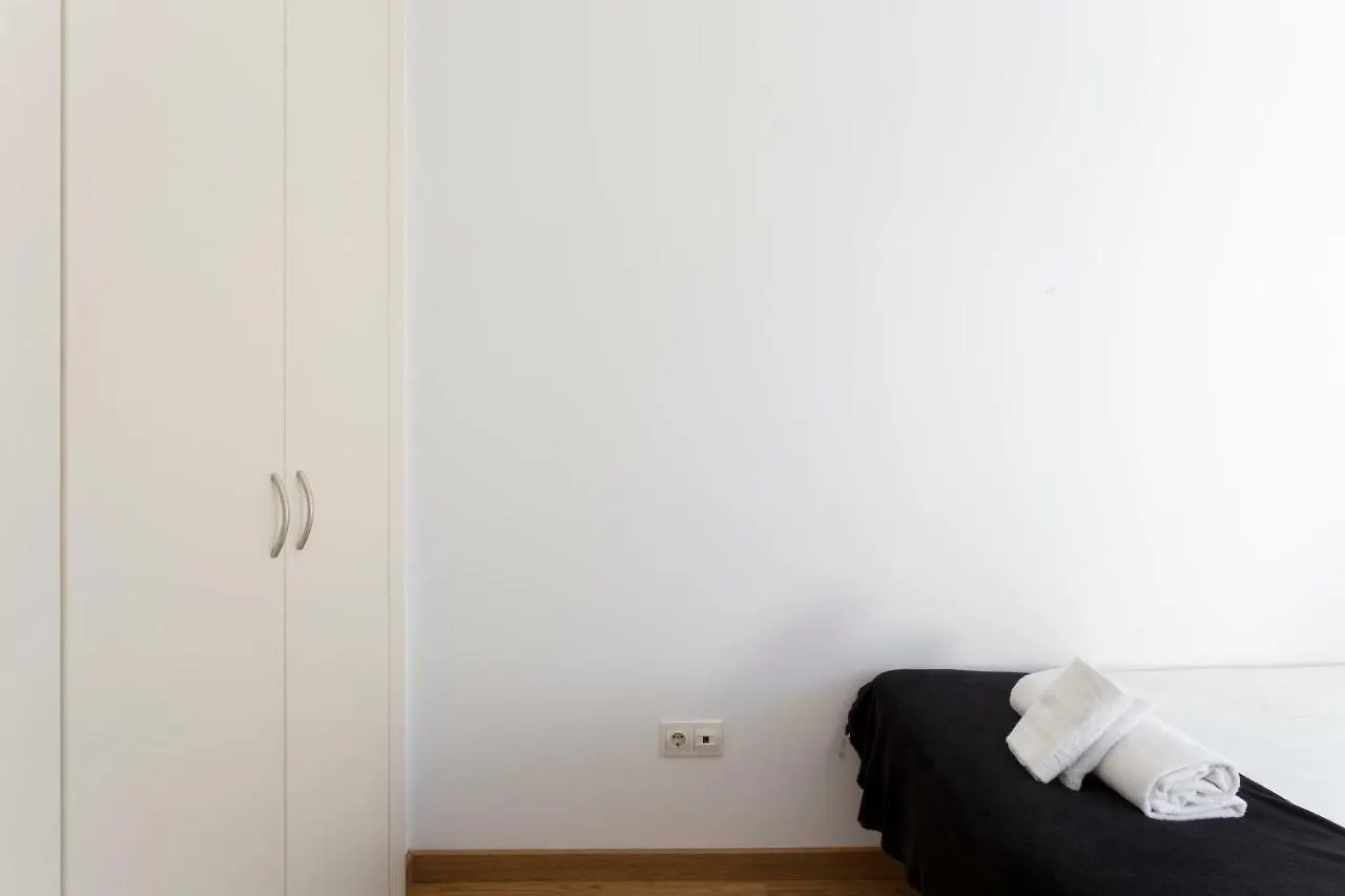 1214 - Two Bedrooms Ciutadella Apartment Barcelona Spain